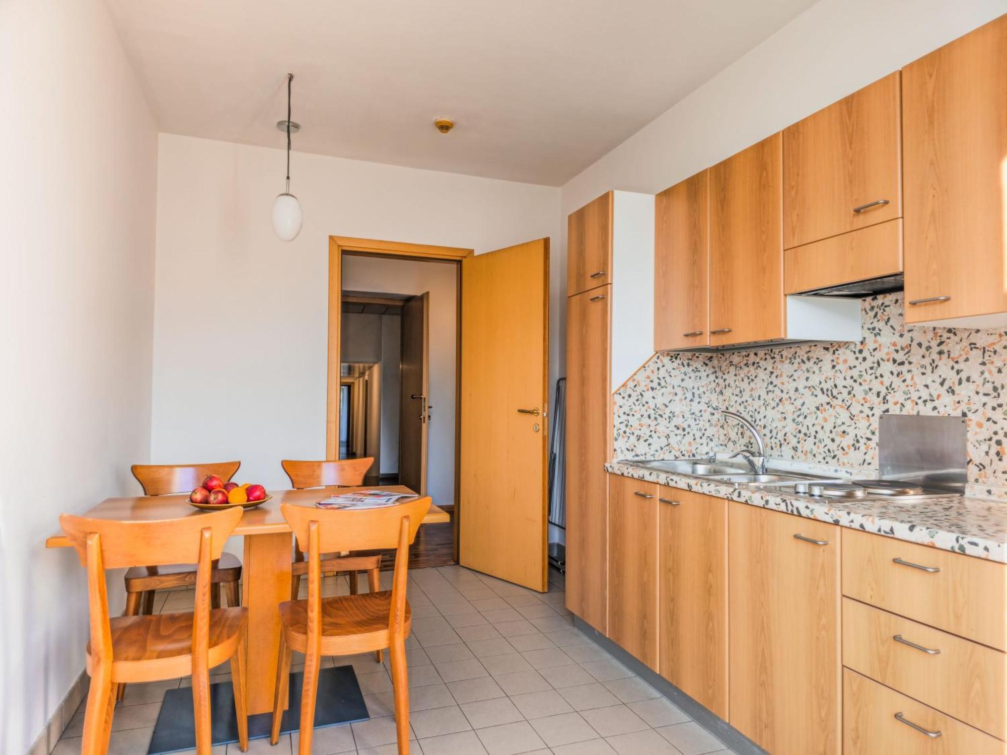 Aparthotel Englovacanze Riva del Garda Exterior photo