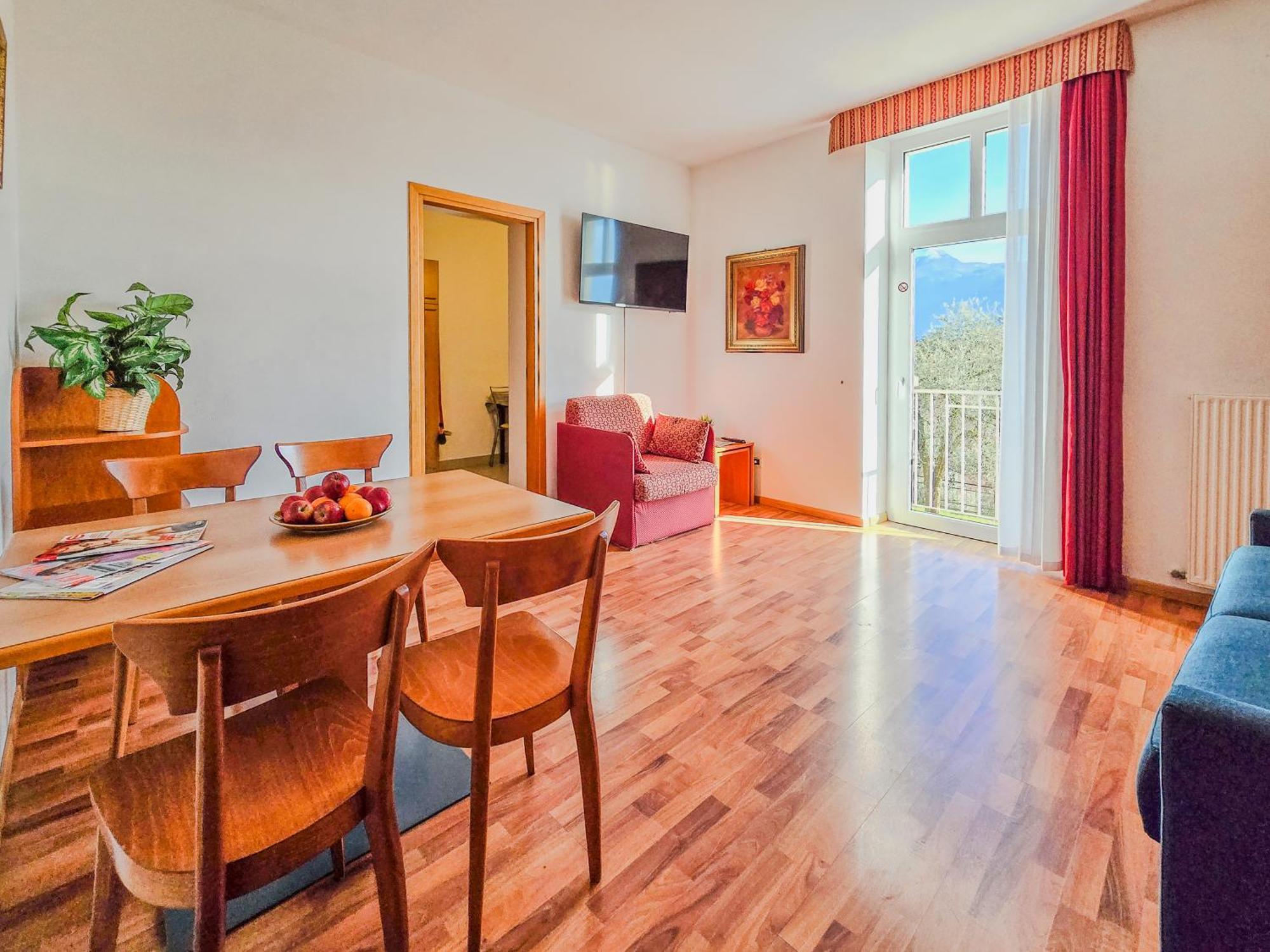 Aparthotel Englovacanze Riva del Garda Exterior photo