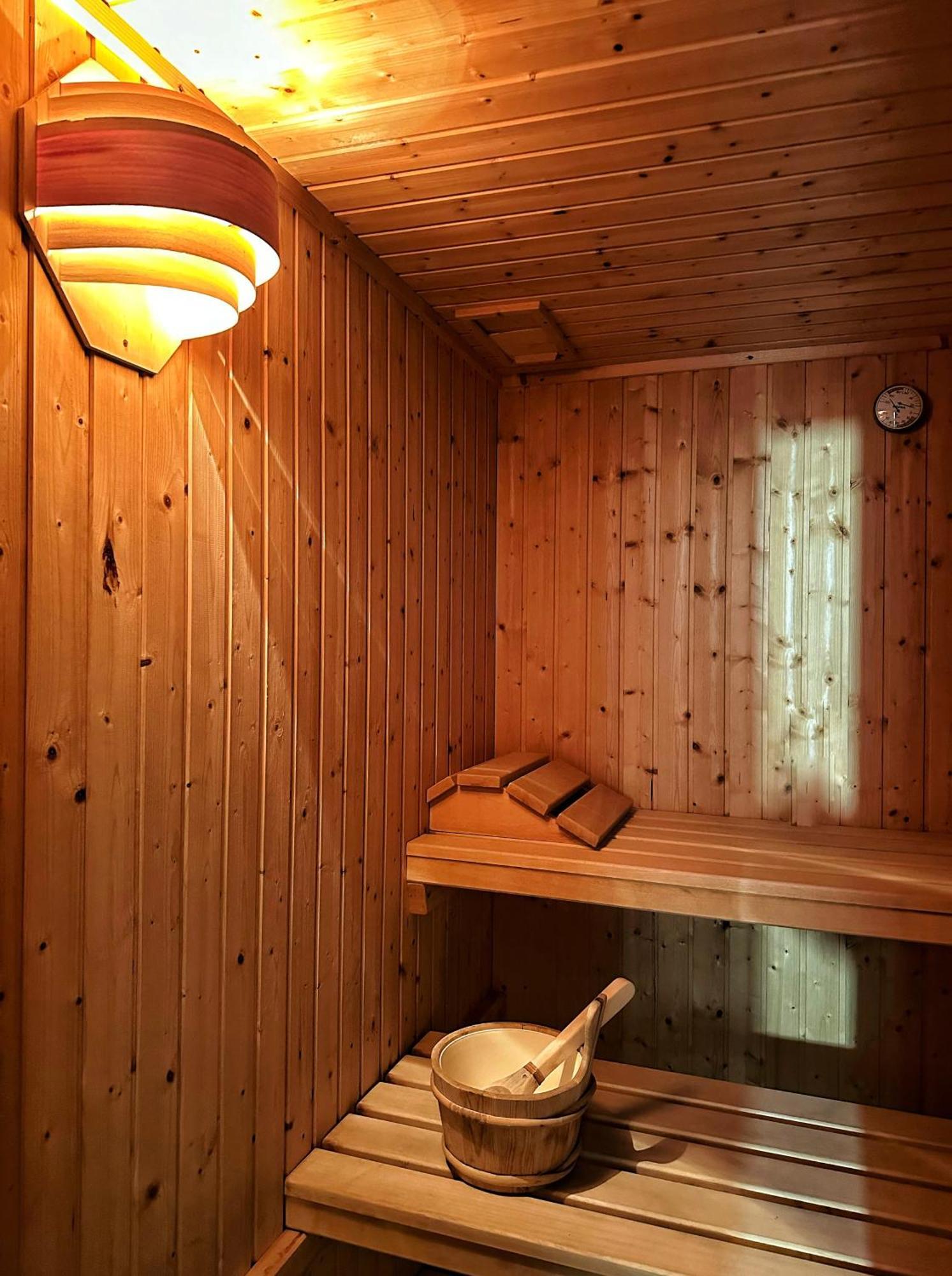 Aparthotel Englovacanze Riva del Garda Exterior photo